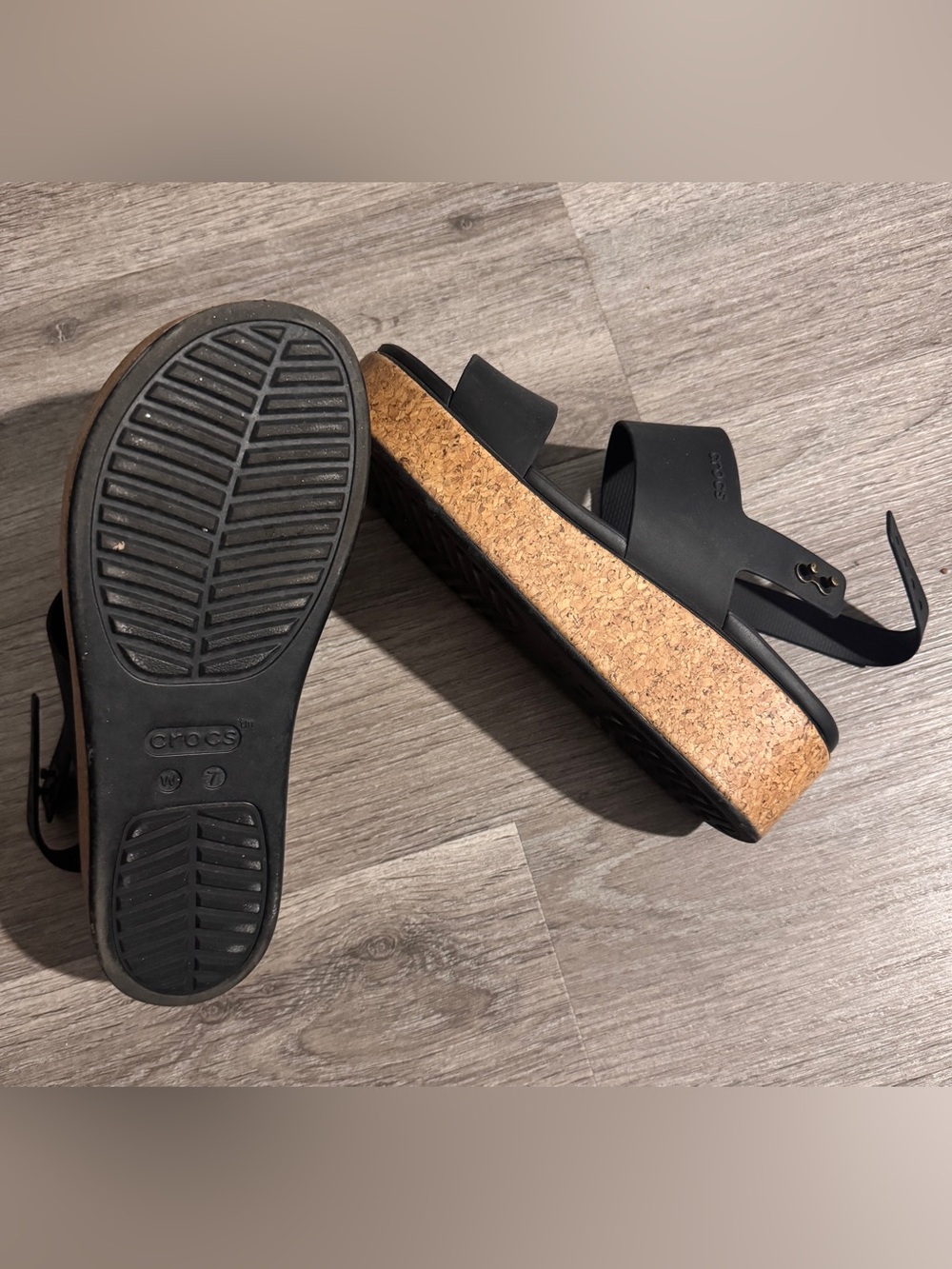 CROCS Black Brooklyn low wedge cork sandal - Picture 2 of 2
